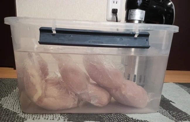 低温調理で鶏むね肉の並べ方